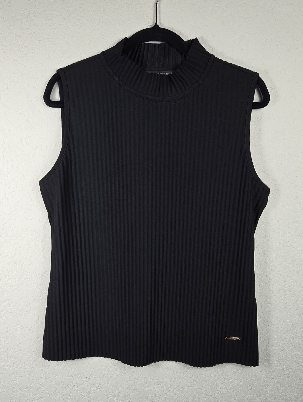 Marc New York Andrew Marc Black Ribbed Mock Neck Sleeveless Tank Top Gold Logo
